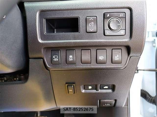 Lexus HS 2012-01 4964138-26