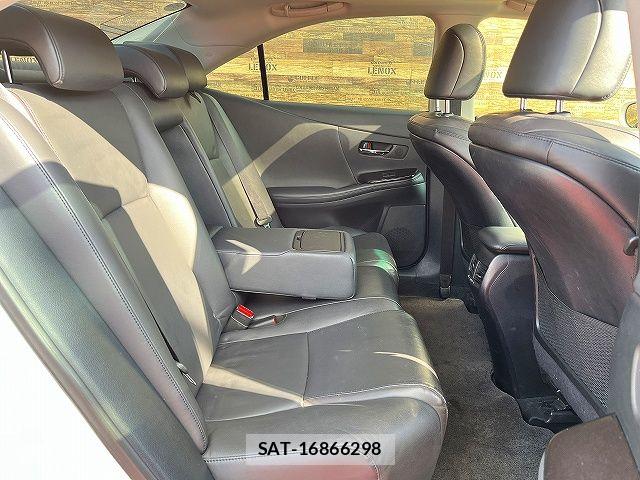 Lexus HS 2014-12 5870820-9