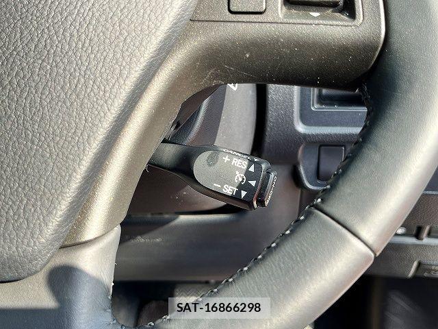 Lexus HS 2014-12 5870820-11