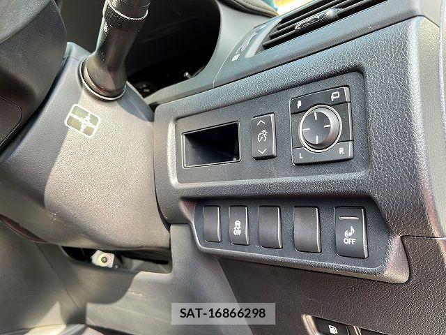 Lexus HS 2014-12 5870820-22