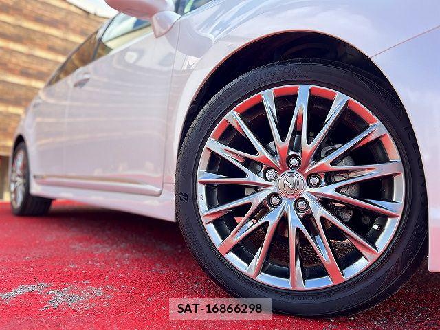 Lexus HS 2014-12 5870820-26