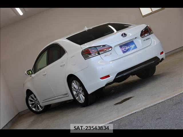 Lexus HS 2013-04 5870823-10