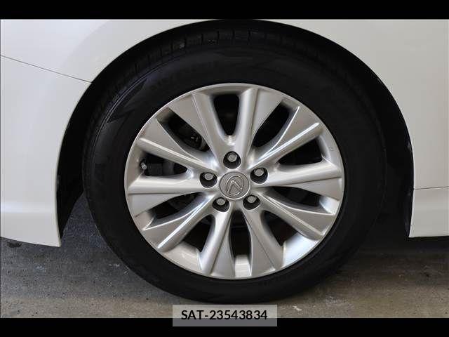 Lexus HS 2013-04 5870823-13