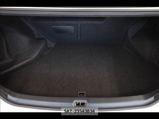 Lexus HS 2013-04 5870823-19
