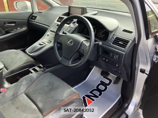 Lexus HS 2013-07 6545529-10