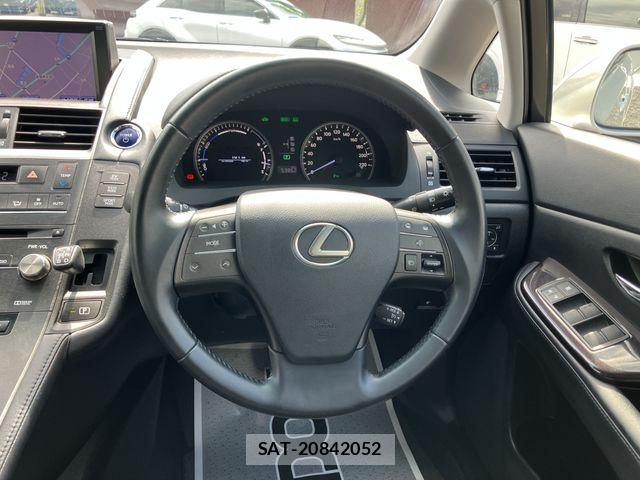 Lexus HS 2013-07 6545529-12