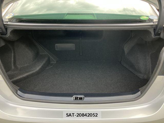 Lexus HS 2013-07 6545529-19