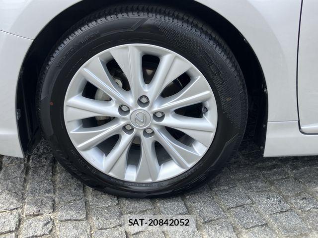 Lexus HS 2013-07 6545529-7