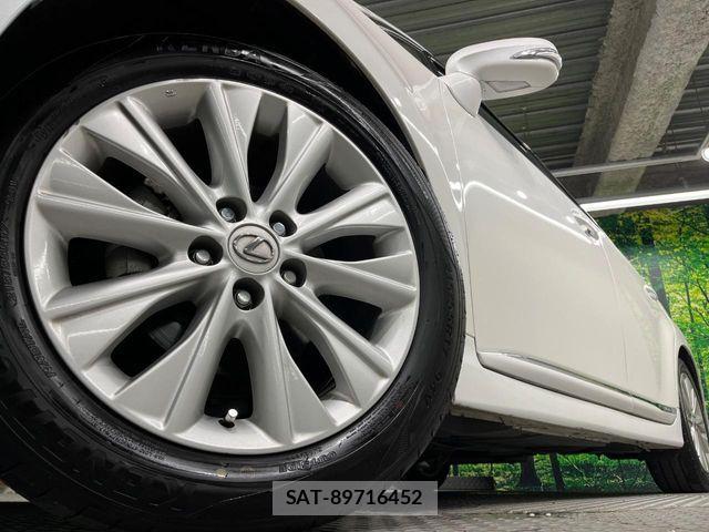 Lexus HS 2014-12 6907671-12