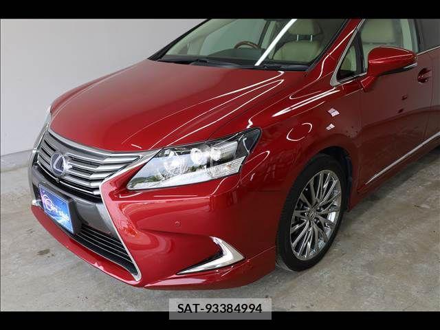 Lexus HS 2016-05 6907673-12