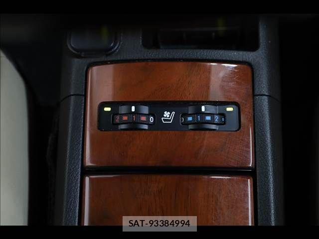 Lexus HS 2016-05 6907673-14