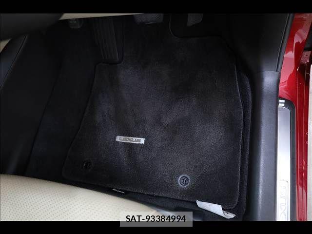 Lexus HS 2016-05 6907673-15