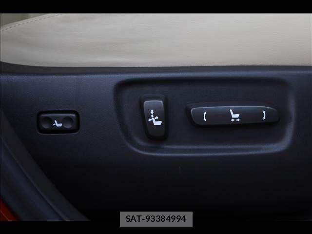 Lexus HS 2016-05 6907673-8