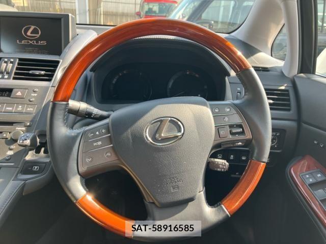Lexus HS 2011-11 6907676-12