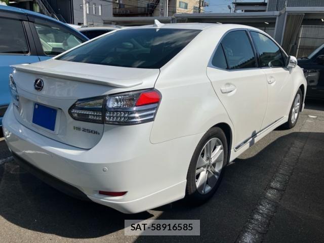 Lexus HS 2011-11 6907676-2
