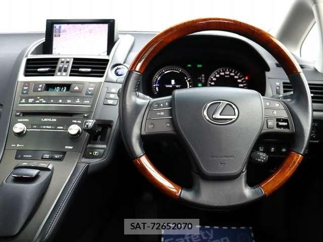 Lexus HS 2014-09 6995009-7