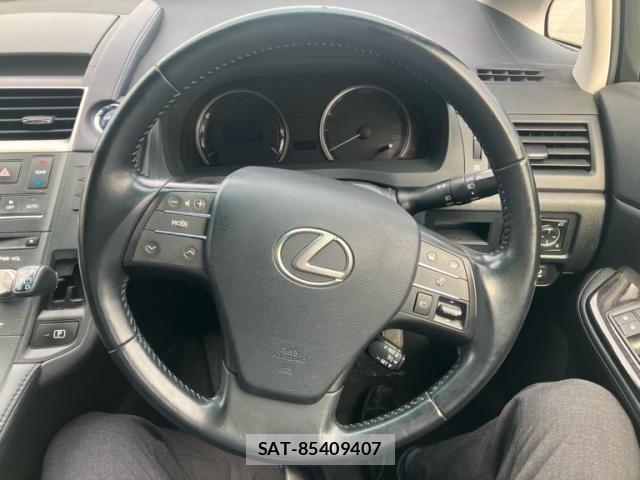 Lexus HS 2013-06 7059230-11