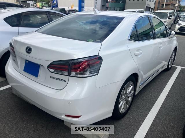 Lexus HS 2013-06 7059230-2