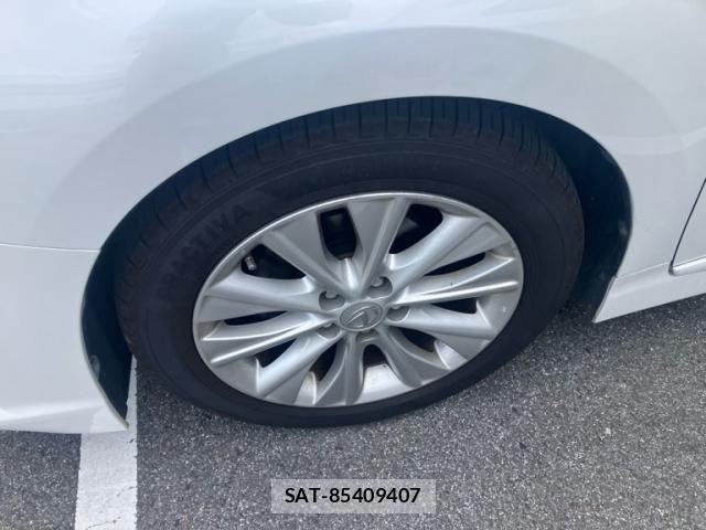 Lexus HS 2013-06 7059230-4