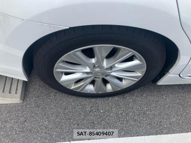 Lexus HS 2013-06 7059230-6