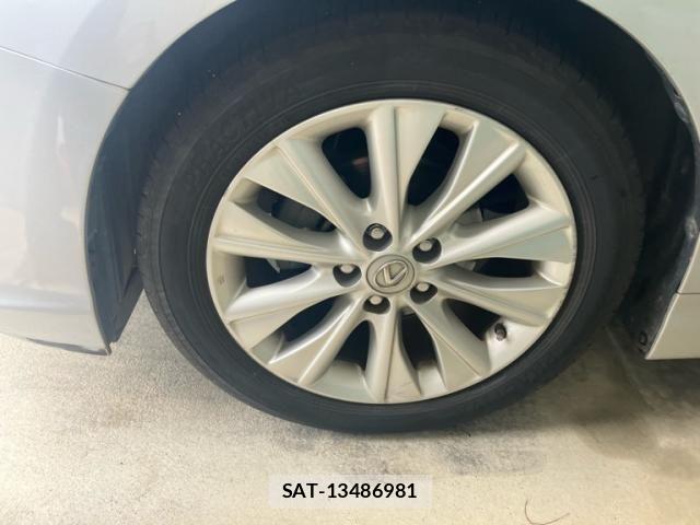 Lexus HS 2013-03 7059235-12