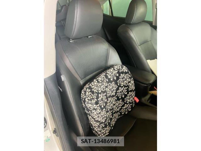 Lexus HS 2013-03 7059235-18