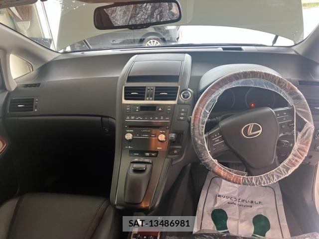 Lexus HS 2013-03 7059235-19