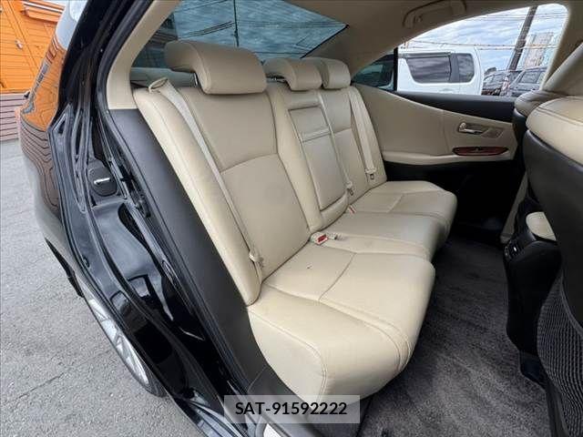 Lexus HS 2011-09 7220902-19