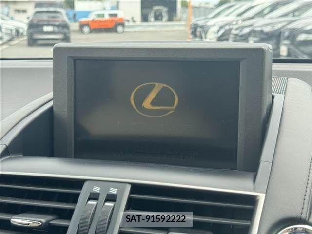 Lexus HS 2011-09 7220902-2