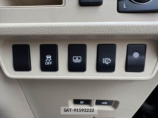 Lexus HS 2011-09 7220902-4