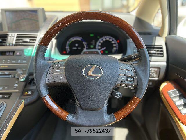Lexus HS 2011-06 7220904-13