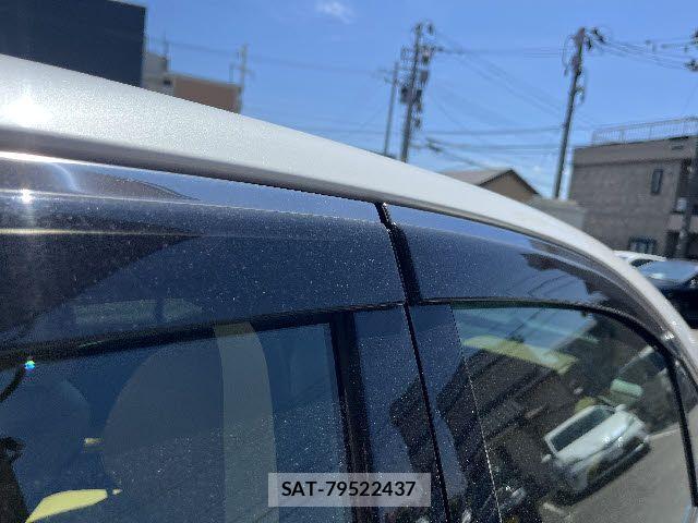 Lexus HS 2011-06 7220904-25