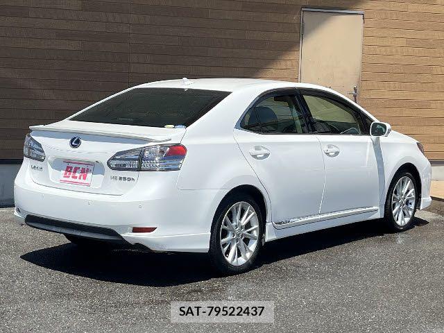 Lexus HS 2011-06 7220904-2