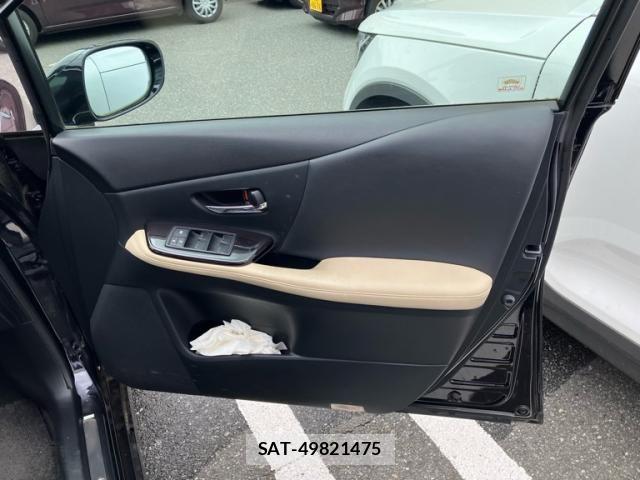 Lexus HS 2011-07 7272218-15
