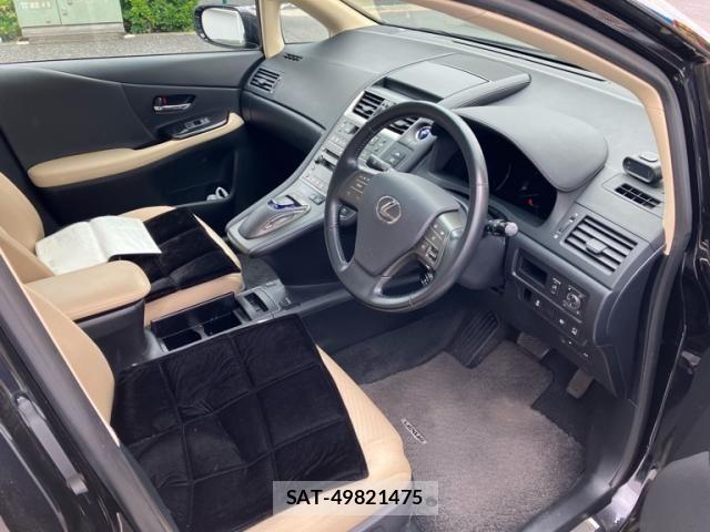 Lexus HS 2011-07 7272218-16