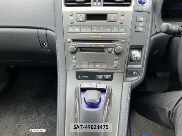 Lexus HS 2011-07 7272218-23