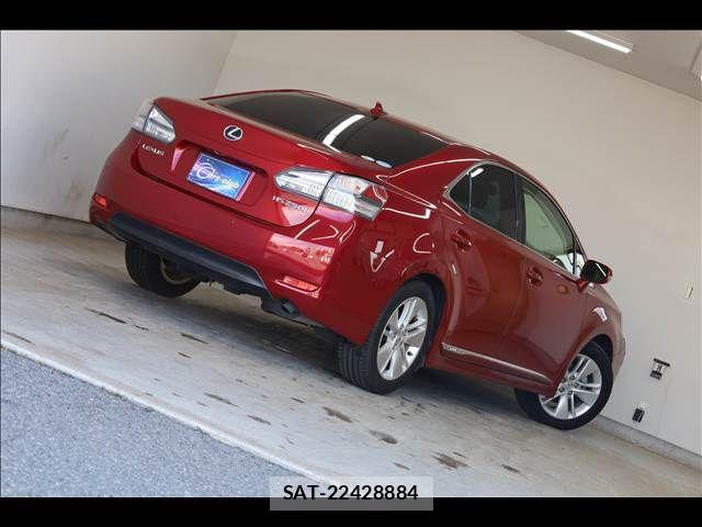 Lexus HS 2012-01 7272217-11