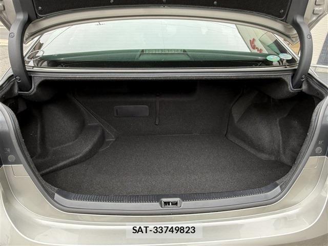 Lexus HS 2017-08 7328009-11