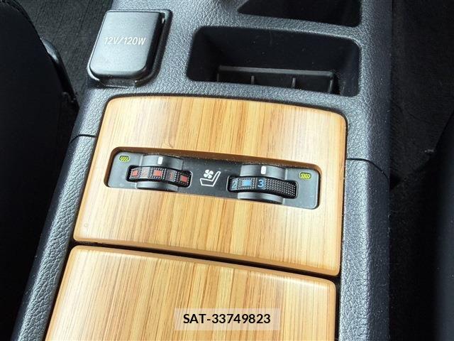 Lexus HS 2017-08 7328009-17