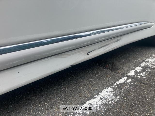 Lexus HS 2016-09 7358478-10