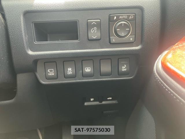 Lexus HS 2016-09 7358478-14