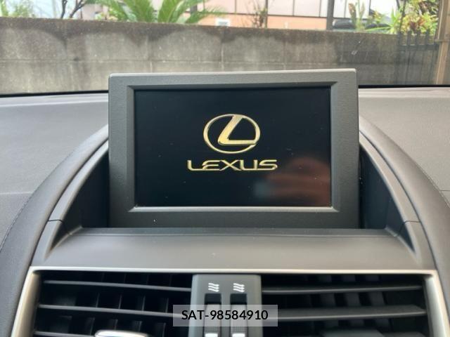 Lexus HS 2010-03 7358472-13