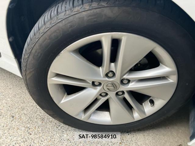 Lexus HS 2010-03 7358472-4