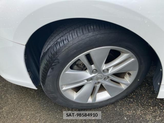 Lexus HS 2010-03 7358472-7