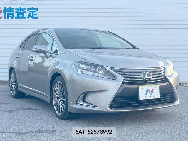 Lexus HS 2015-08 7392665-15