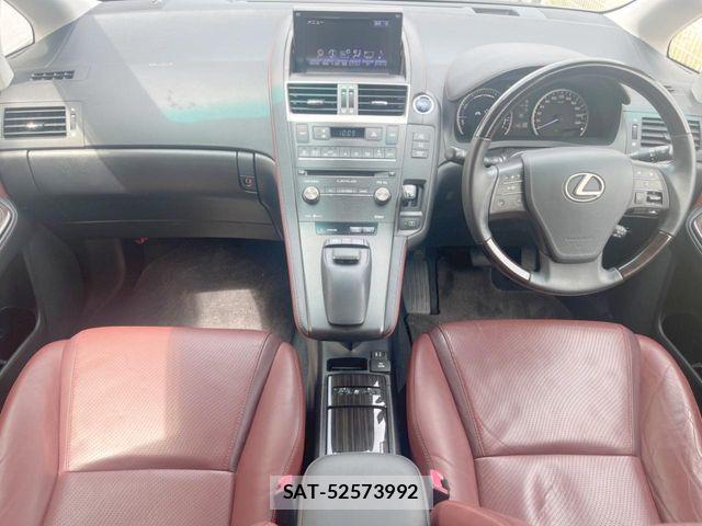 Lexus HS 2015-08 7392665-1