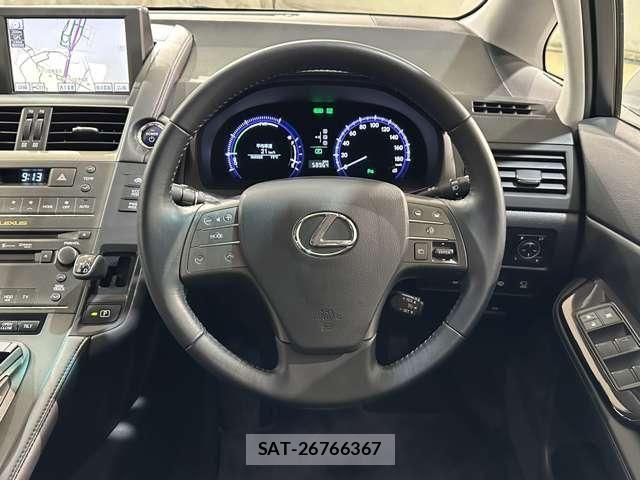 Lexus HS 2010-12 7455375-9