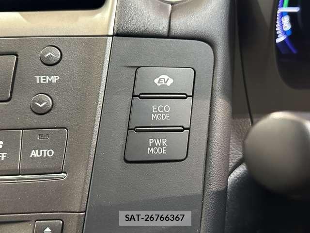 Lexus HS 2010-12 7455375-15