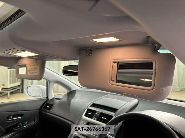 Lexus HS 2010-12 7455375-27