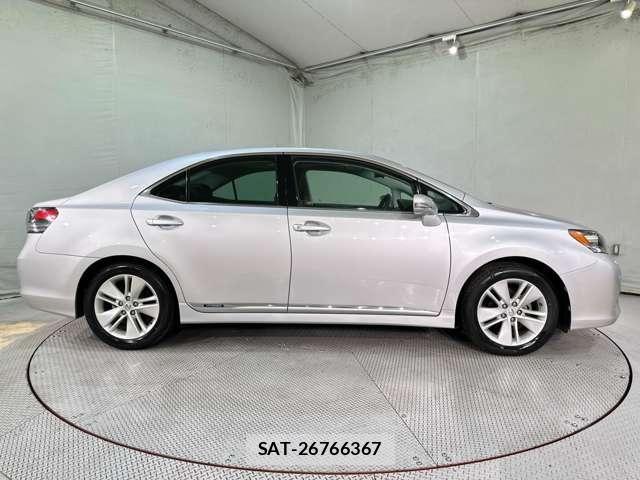 Lexus HS 2010-12 7455375-3